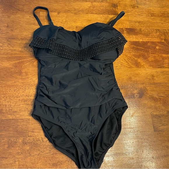 Kona Sol Elegant Black Swimsuit size small - Picture 1 of 5